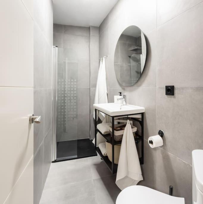Mia Suite. Center Of เซบีญา ภายนอก รูปภาพ